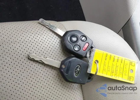 2011 Subaru Outback 2.5I Limited из США, поврежденный, VIN 4S4BRCKC8B3379558